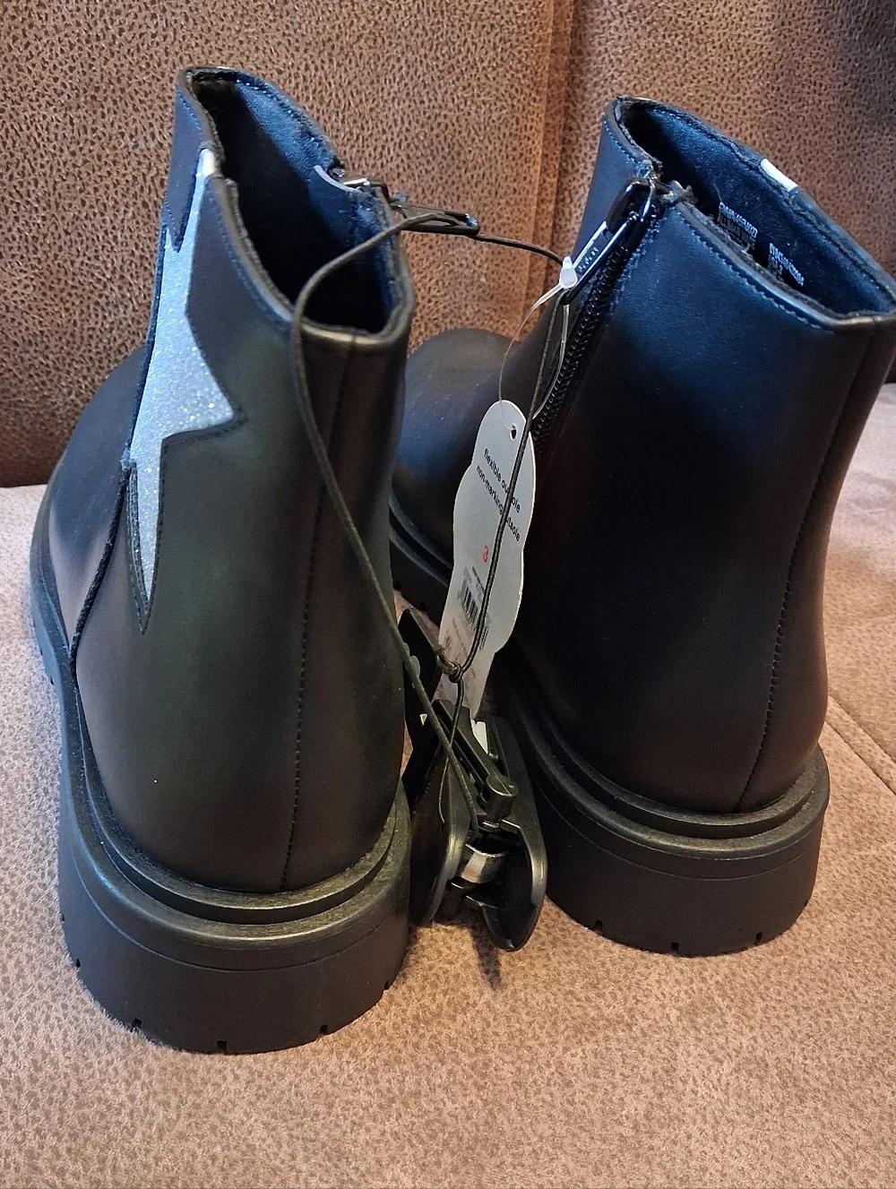 Wonder Nation Kids' Black Chelsea Combat Boots with Silver Star Size 8